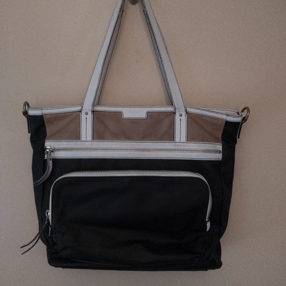 Fossil shoulder bag, 14"x13"x3"